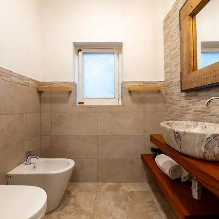 Apartamento Lovely Vicino Al Mare E Ai Traghetti *