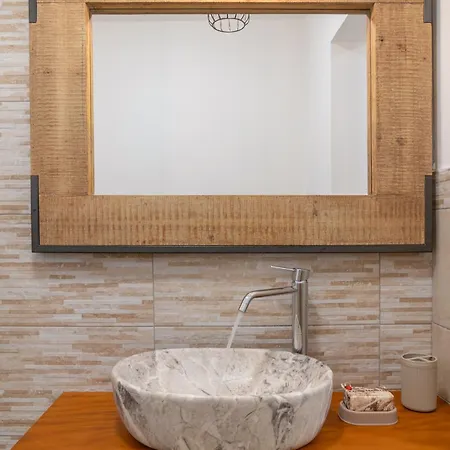 Apartamento Lovely Vicino Al Mare E Ai Traghetti *